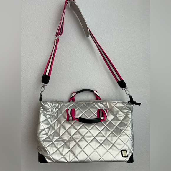 IHKWIP Convertible Getaway Duffle Bag - Picture 1 of 15